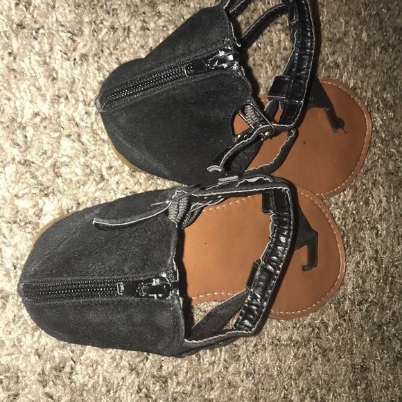 Some cute Sandals! Get-ready for summer !! - Picture 3 of 3